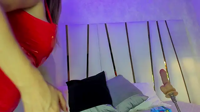 Snapshot of elena_mature chatting on May 9, 8:25 pm elena mature online show from May 9, 8:25 pm