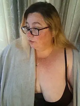 Iceprincess2bad4u online show from April 27, 6:11 am