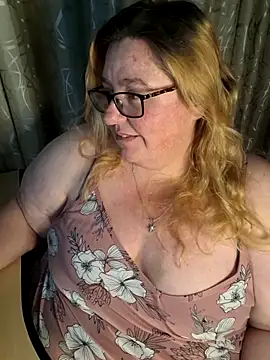 Snapshot of Iceprincess2bad4u chatting on May 18, 6:25 pm Iceprincess2bad4u online show from May 18, 6:25 pm