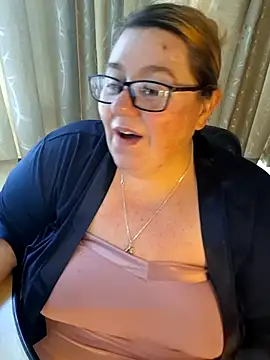 Snapshot of Iceprincess2bad4u chatting on May 23, 6:29 am Iceprincess2bad4u online show from May 23, 6:29 am
