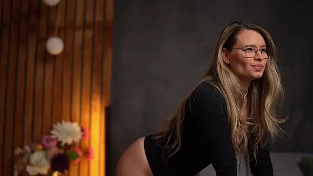 BrandyWhite online show from February 4, 5:35 am