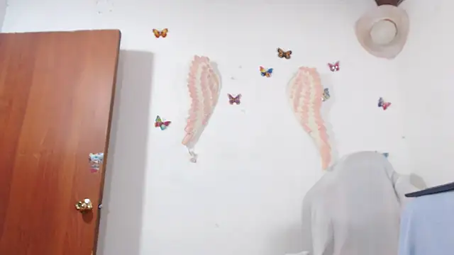 Snapshot of angie_tssex chatting on March 7, 12:45 pm angie tssex online show from March 7, 12:45 pm