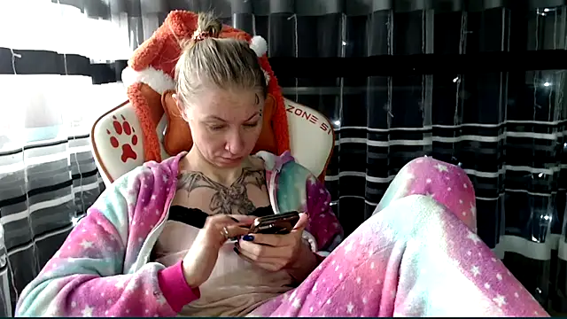 cold lollipop online show from February 20, 7:21 am