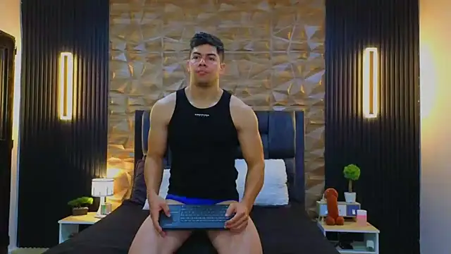 FelipeAndMarcello3 online show from February 3, 2:34 pm