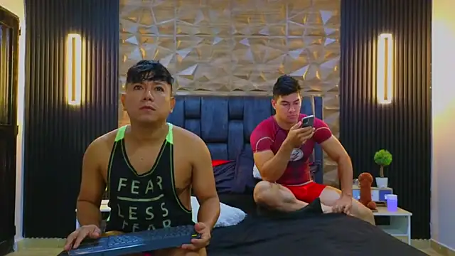 FelipeAndMarcello3 online show from February 7, 2:37 pm