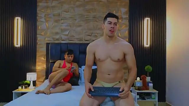 FelipeAndMarcello3 online show from March 5, 2:12 pm