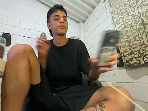Snapshot of Max_TheHorseDick chatting on July 25, 3:26 am Max TheHorseDick online show from July 25, 3:26 am