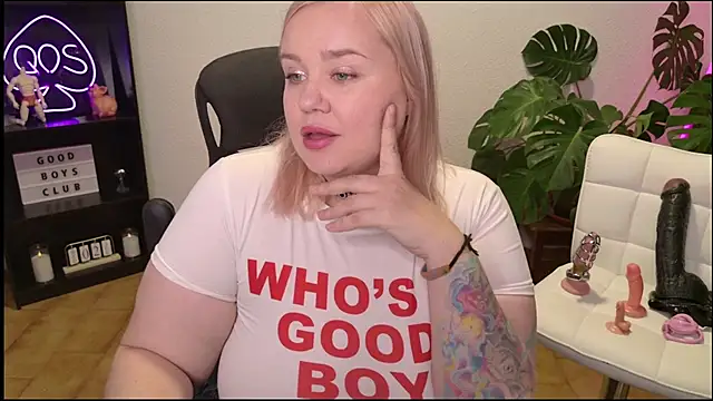 Snapshot of MargotGrey chatting on July 3, 2:12 pm MargotGrey online show from July 3, 2:12 pm