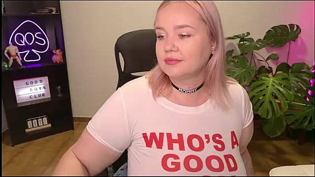 Snapshot of MargotGrey chatting on July 18, 6:34 pm MargotGrey online show from July 18, 6:34 pm