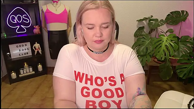 Snapshot of MargotGrey chatting on July 22, 6:54 pm MargotGrey online show from July 22, 6:54 pm