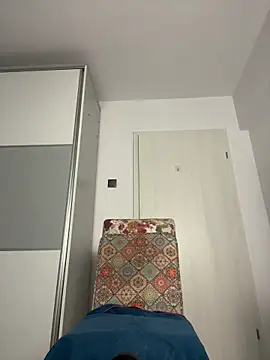 snow flakee online show from February 9, 11:04 am