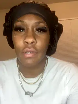 Snapshot of Foreignthababyy chatting on January 7, 5:43 am Foreignthababyy online show from January 7, 5:43 am