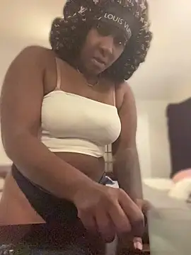 Snapshot of Foreignthababyy chatting on May 18, 7:52 pm Foreignthababyy online show from May 18, 7:52 pm