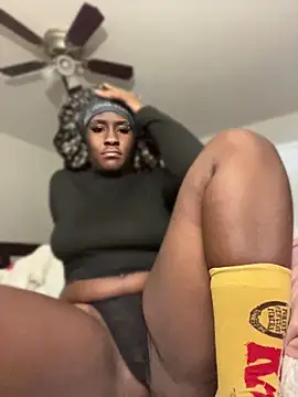 Snapshot of Foreignthababyy chatting on June 14, 9:06 pm Foreignthababyy online show from June 14, 9:06 pm