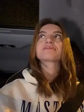 -AngelAri- online show from February 4, 9:10 pm