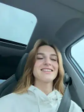 Snapshot of -AngelAri- chatting on May 15, 6:04 pm -AngelAri- online show from May 15, 6:04 pm