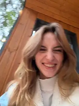 Snapshot of -AngelAri- chatting on May 22, 6:24 pm -AngelAri- online show from May 22, 6:24 pm