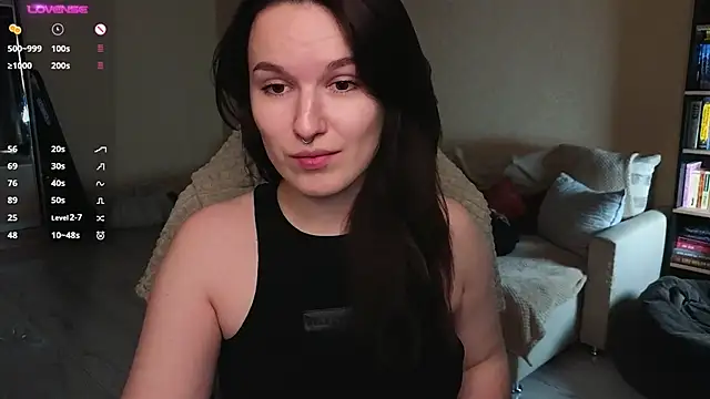 Snapshot of Val_lava chatting on June 1, 6:53 pm Val lava online show from June 1, 6:53 pm