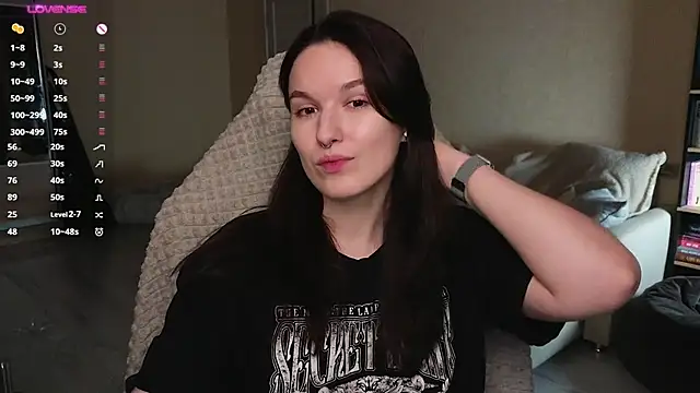Snapshot of Val_lava chatting on June 4, 6:14 pm Val lava online show from June 4, 6:14 pm