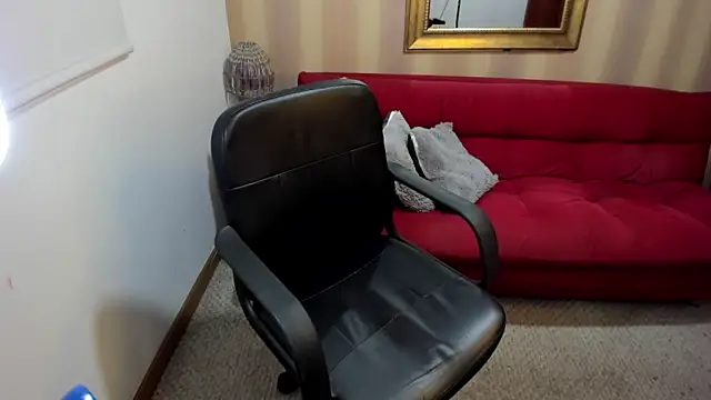 NicolettColin online show from April 17, 8:45 pm