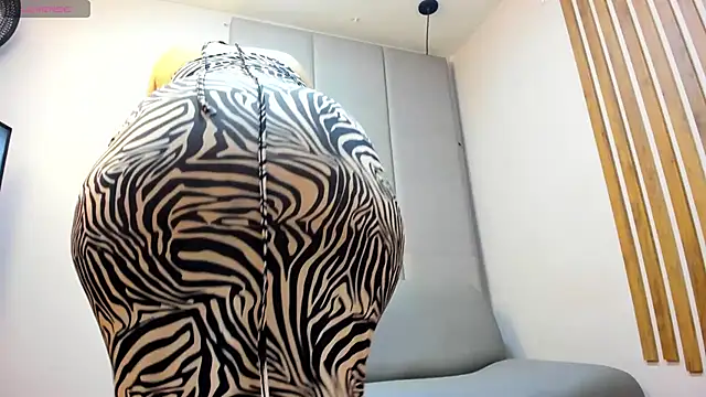 AlishaPalmer online show from November 15, 12:23 pm