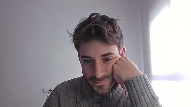 Snapshot of vargas90 chatting on January 7, 11:23 am vargas90 online show from January 7, 11:23 am