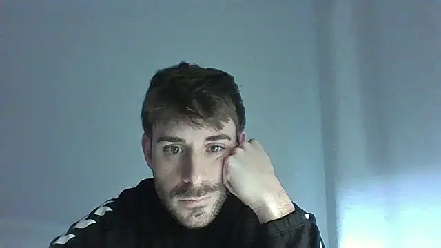 Snapshot of vargas90 chatting on January 9, 11:35 am vargas90 online show from January 9, 11:35 am