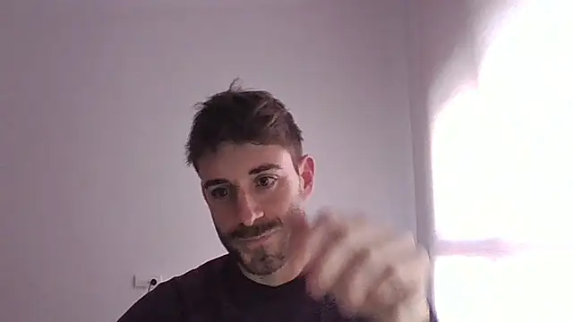 Snapshot of vargas90 chatting on February 12, 12:11 pm vargas90 online show from February 12, 12:11 pm