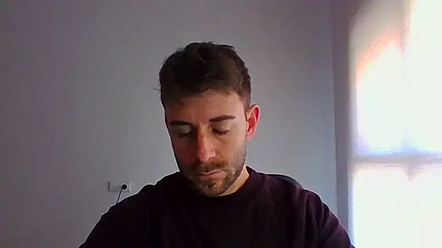 Snapshot of vargas90 chatting on March 25, 12:44 pm vargas90 online show from March 25, 12:44 pm