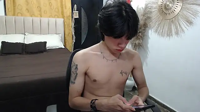 Snapshot of Elio-cam chatting on July 20, 8:28 am Elio-cam online show from July 20, 8:28 am