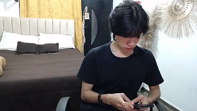 Snapshot of Elio-cam chatting on July 23, 8:34 am Elio-cam online show from July 23, 8:34 am