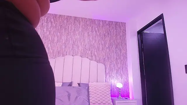 raven lilith  online show from February 15, 3:47 am