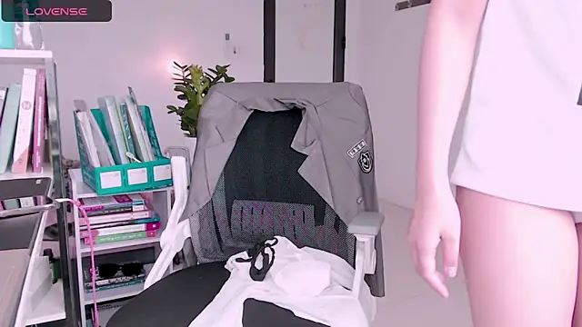 Shyn   online show from March 17, 4:29 am