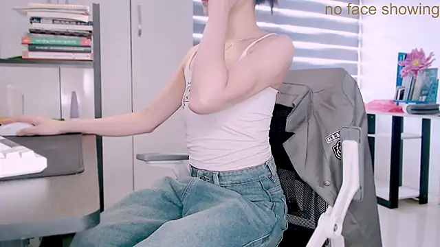 Shyn   online show from November 27, 6:37 am