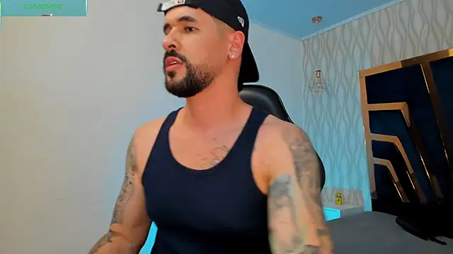 Snapshot of Petesevans chatting on December 1, 11:32 pm Petesevans online show from December 1, 11:32 pm