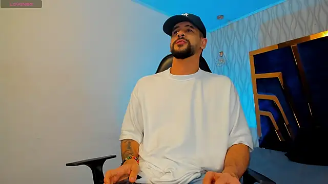 Snapshot of Petesevans chatting on December 14, 1:27 pm Petesevans online show from December 14, 1:27 pm