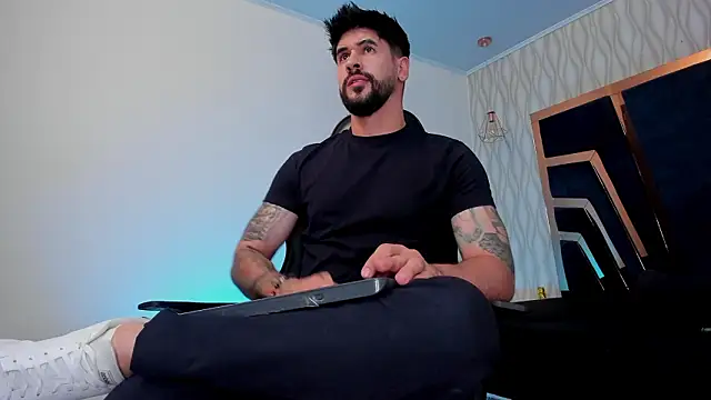 Petesevans online show from February 17, 11:44 pm