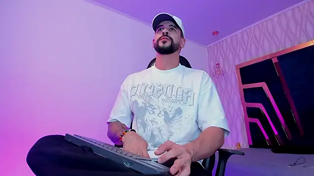 Petesevans online show from February 23, 11:24 pm