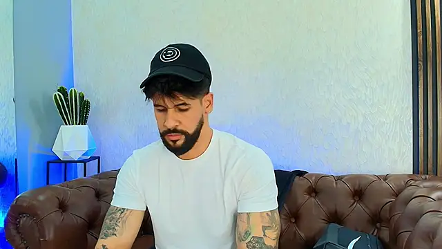 Snapshot of Petesevans chatting on June 10, 12:11 am Petesevans online show from June 10, 12:11 am