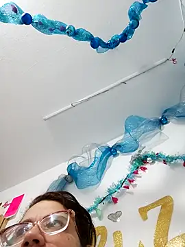 karlythothxh online show from December 17, 3:18 pm