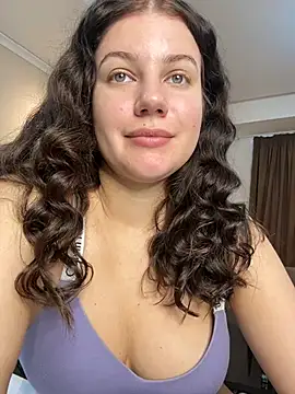 Snapshot of likaxxx chatting on December 13, 12:06 pm likaxxx online show from December 13, 12:06 pm