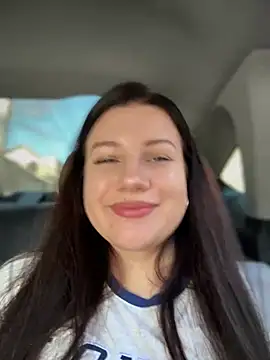 Snapshot of likaxxx chatting on March 8, 8:33 am likaxxx online show from March 8, 8:33 am