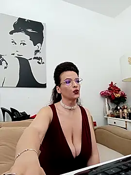 Snapshot of RebeccaNoble chatting on May 8, 9:20 pm RebeccaNoble online show from May 8, 9:20 pm