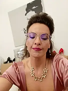 Snapshot of RebeccaNoble chatting on May 9, 5:40 pm RebeccaNoble online show from May 9, 5:40 pm