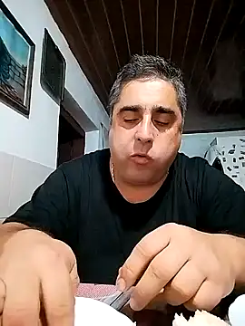 ADRIAN ADI40 online show from January 5, 7:07 am