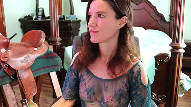 thornburyrose online show from November 29, 7:06 pm