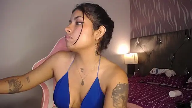 ChantalPetit online show from March 7, 3:09 pm