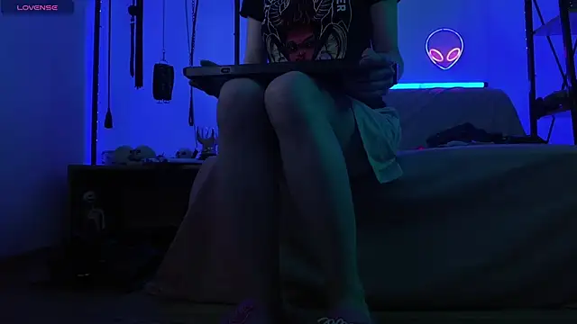 Snapshot of CyberXGoddess chatting on May 14, 8:48 pm CyberXGoddess online show from May 14, 8:48 pm