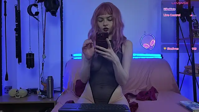 Snapshot of CyberXGoddess chatting on May 16, 7:34 pm CyberXGoddess online show from May 16, 7:34 pm