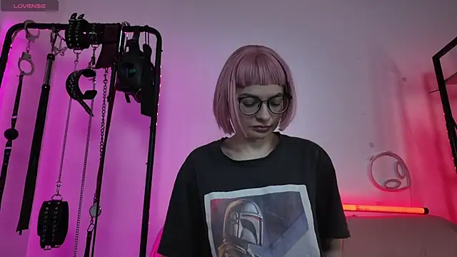 Snapshot of CyberXGoddess chatting on June 1, 6:48 am CyberXGoddess online show from June 1, 6:48 am